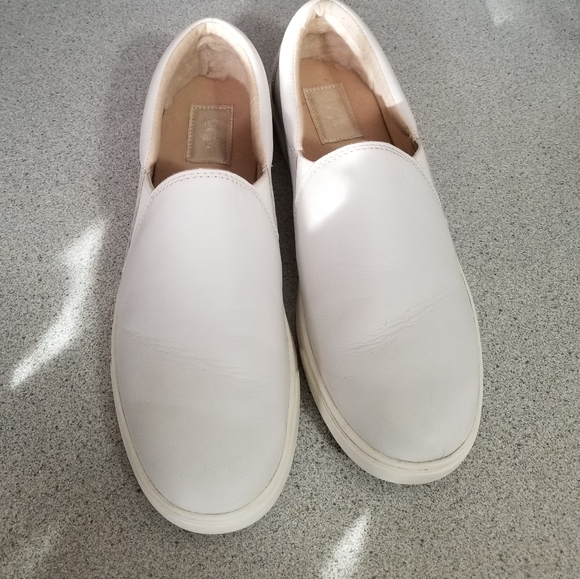 UGG Shoes - Ugg kitlyn size 9